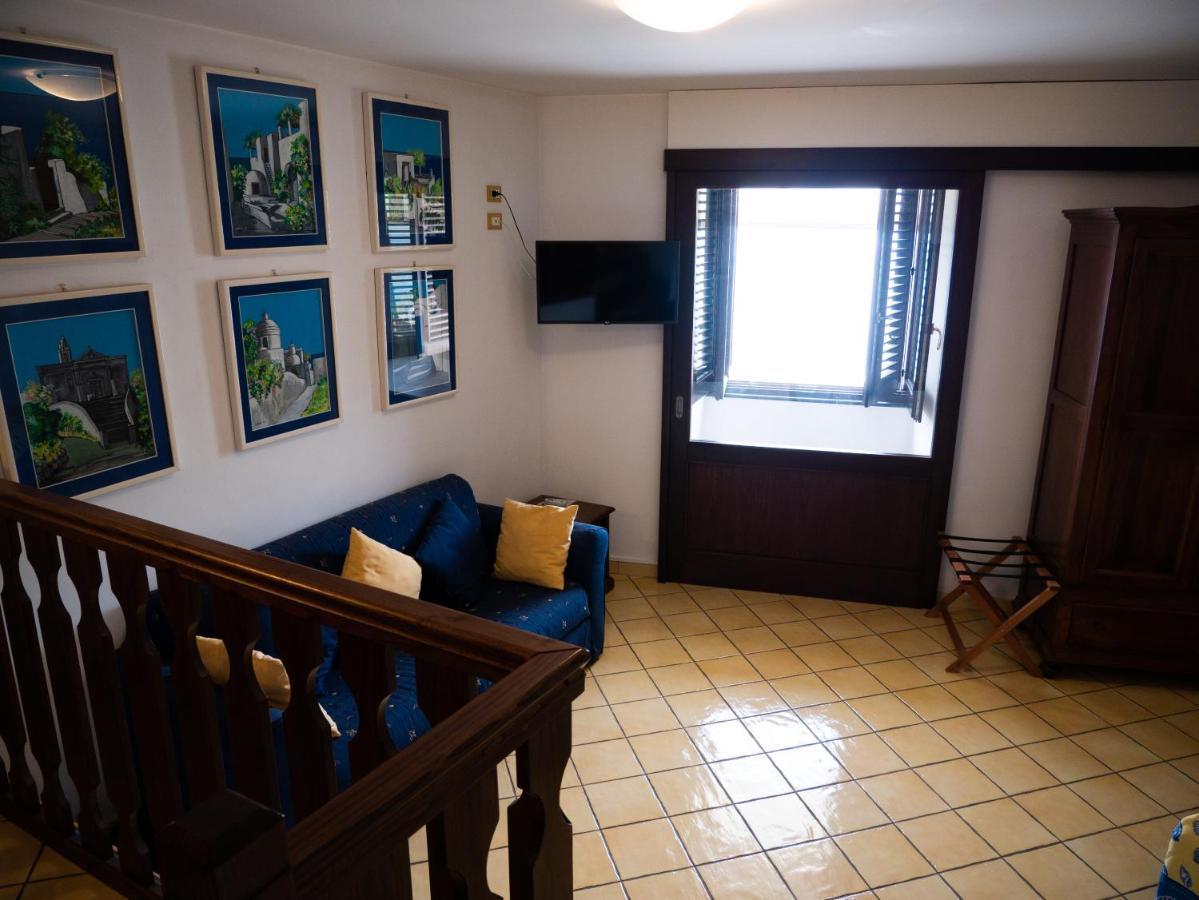 B&B Alta Marea Lipari Екстериор снимка