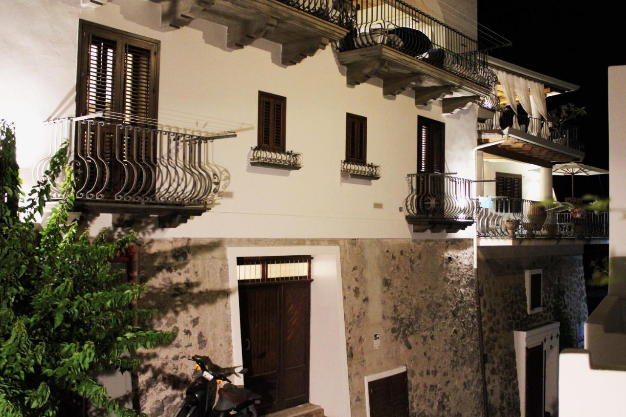 B&B Alta Marea Lipari Екстериор снимка
