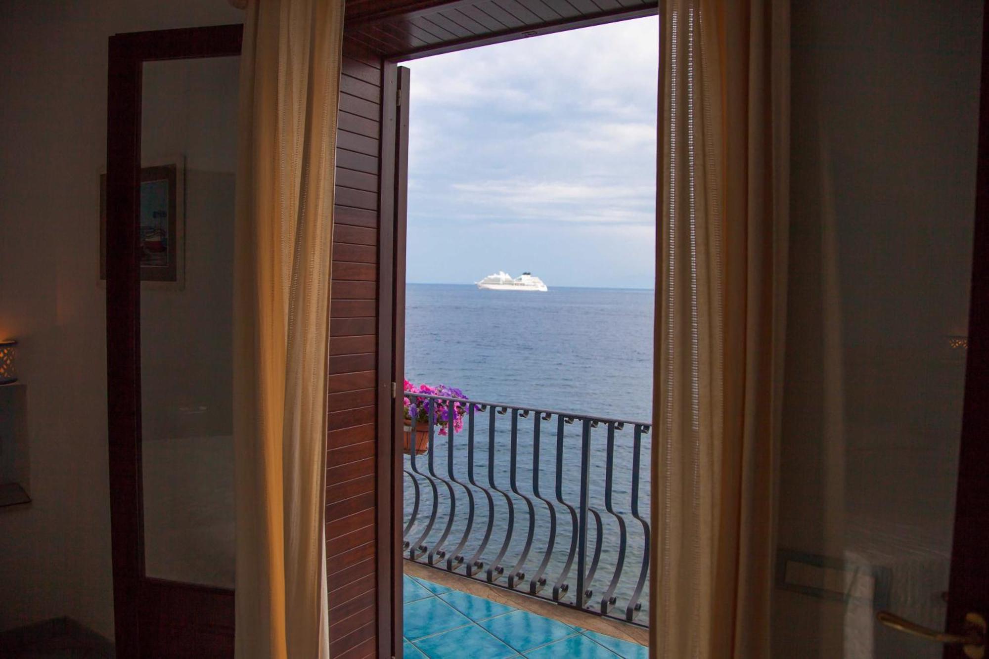 B&B Alta Marea Lipari Екстериор снимка