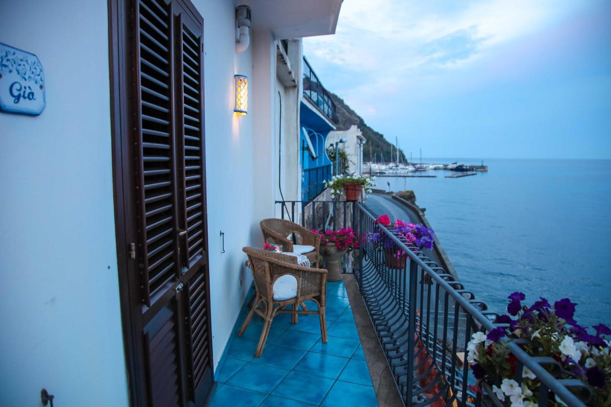 B&B Alta Marea Lipari Екстериор снимка