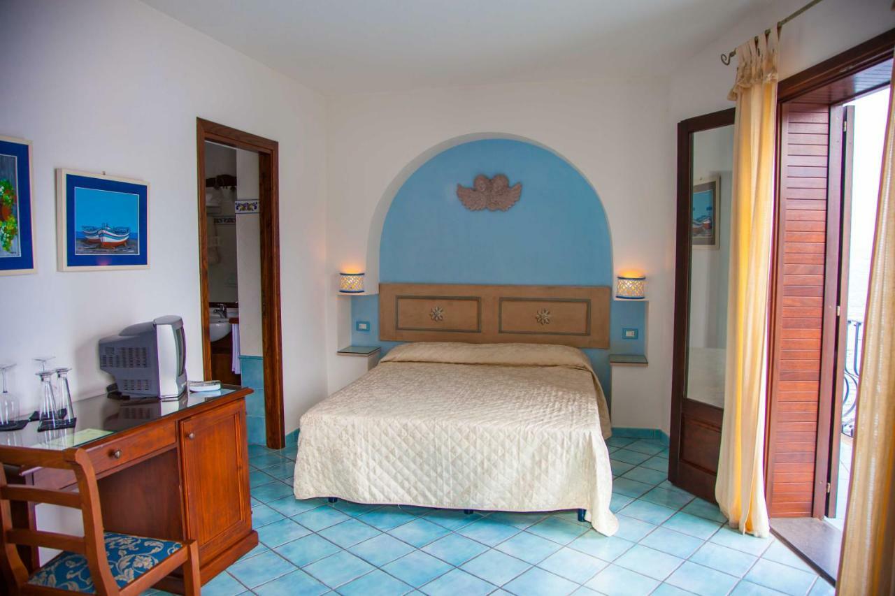 B&B Alta Marea Lipari Екстериор снимка