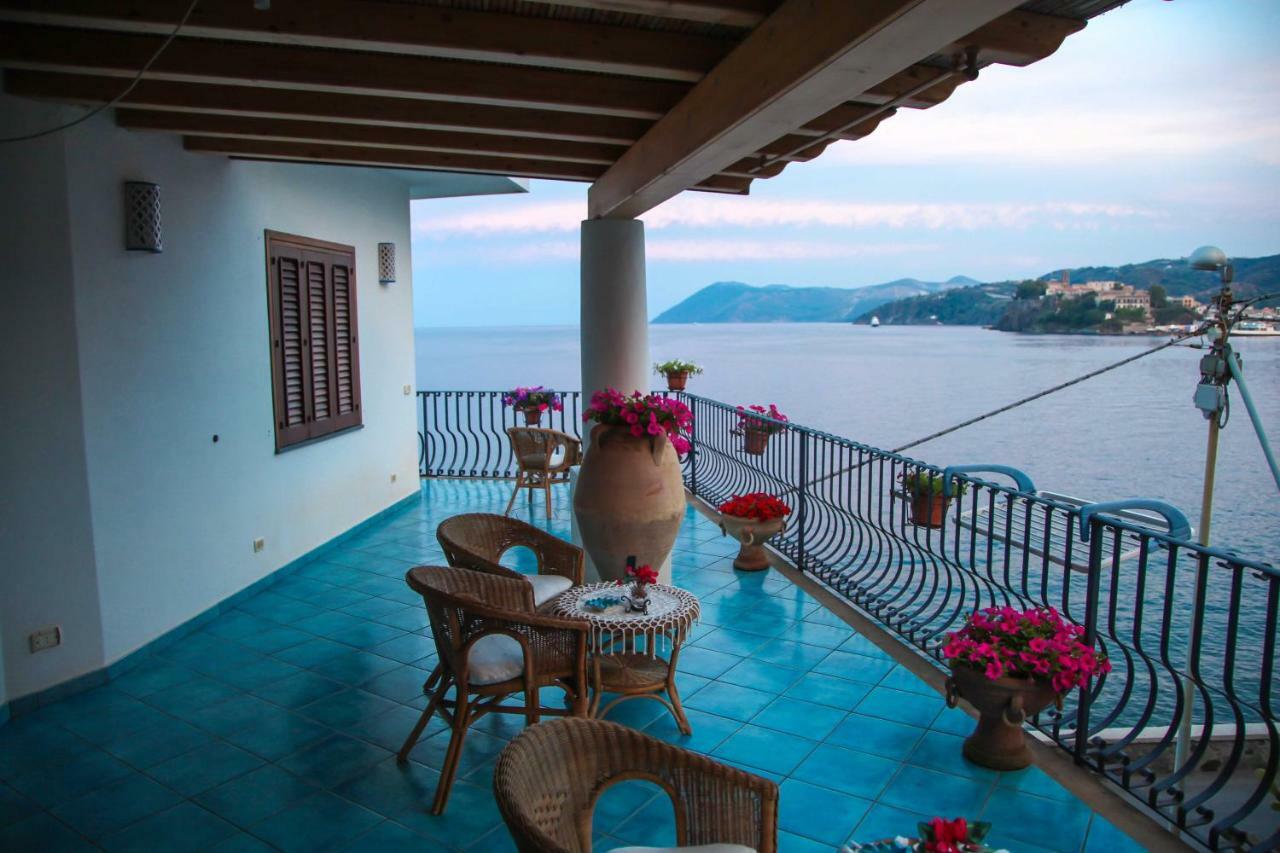 B&B Alta Marea Lipari Екстериор снимка
