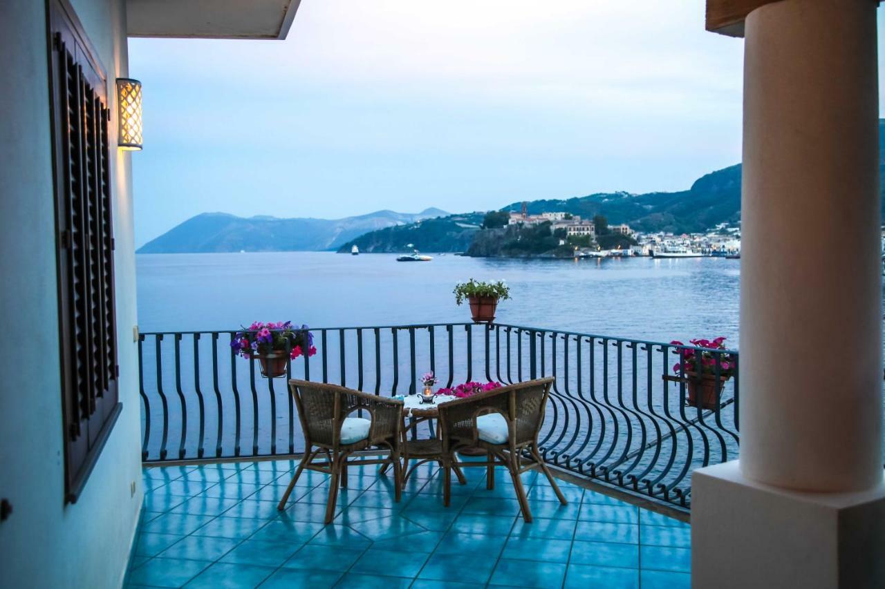 B&B Alta Marea Lipari Екстериор снимка