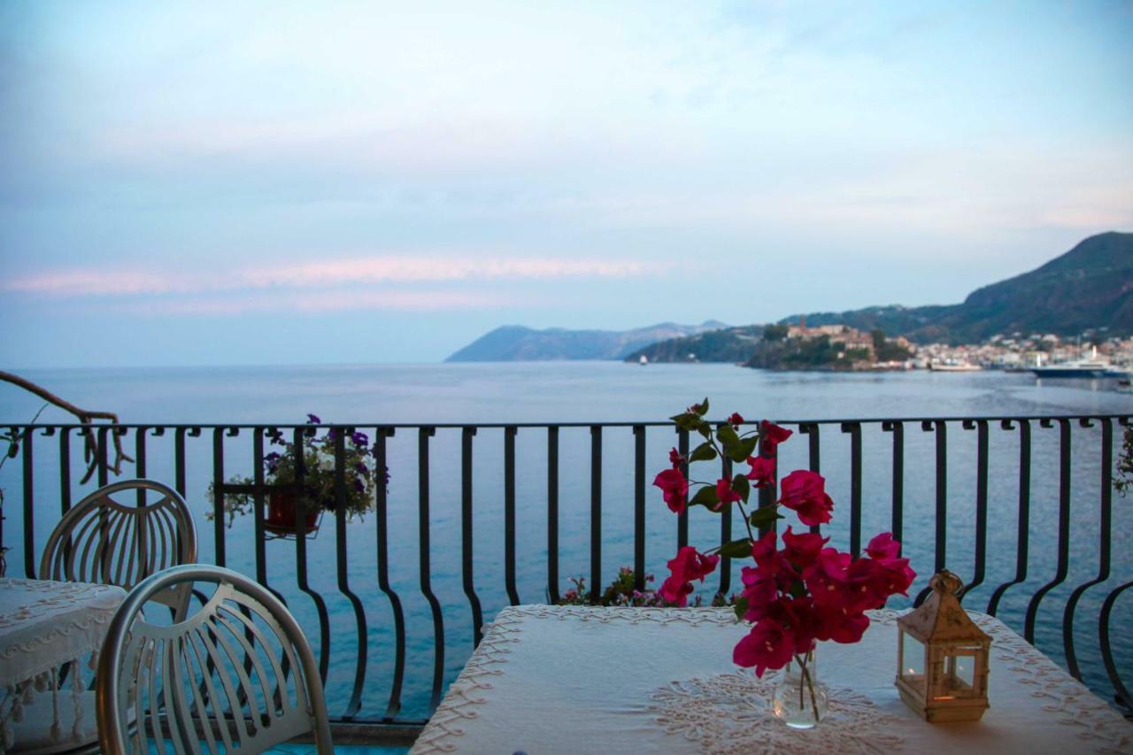 B&B Alta Marea Lipari Екстериор снимка