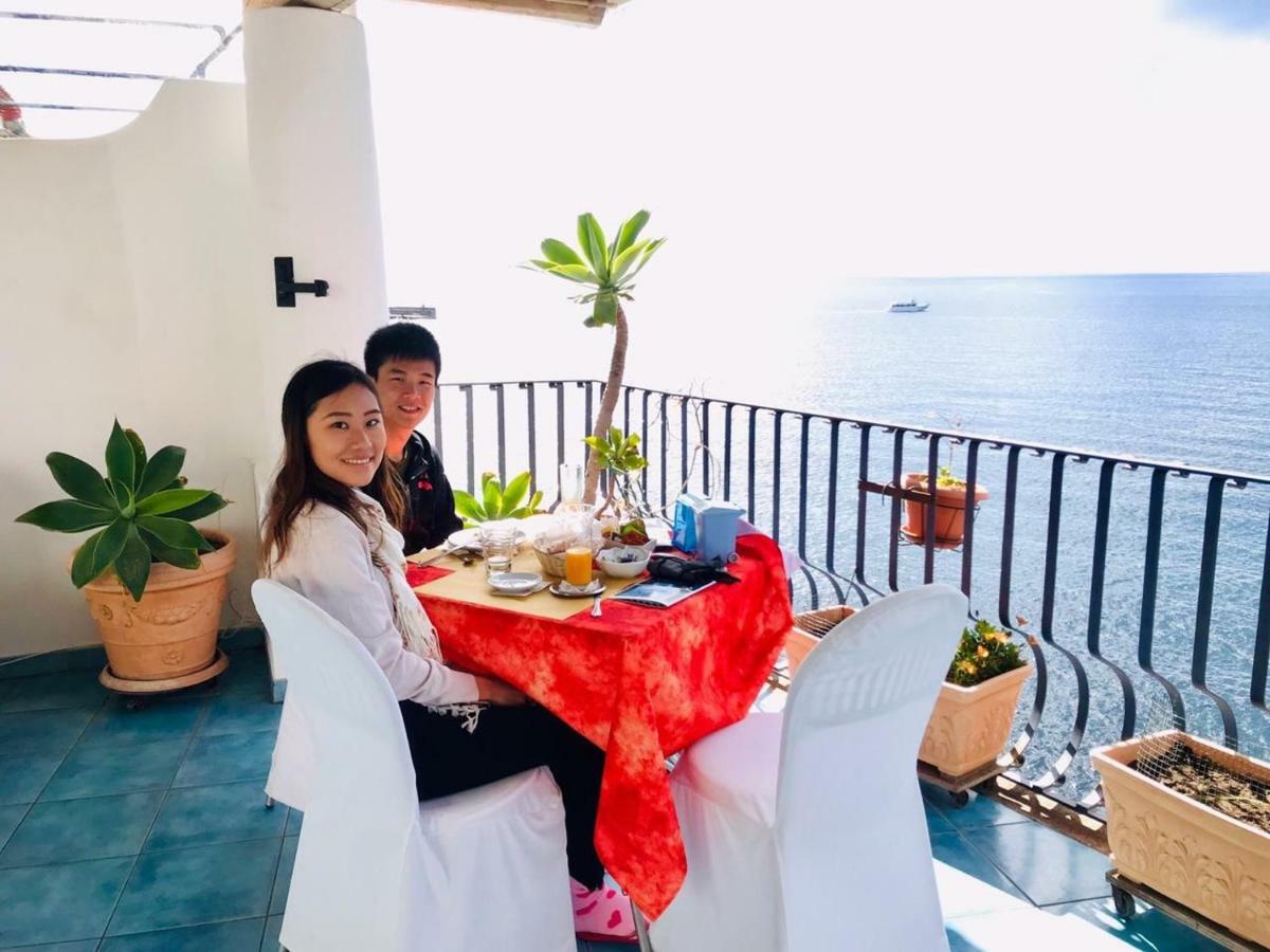 B&B Alta Marea Lipari Екстериор снимка